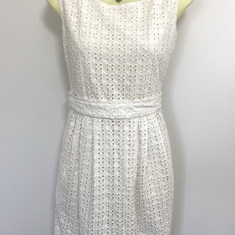 Burberry Dress White Eyelet Fit & Flare Fully Lined Sz Medium Nwot! - Picture 3 of 7